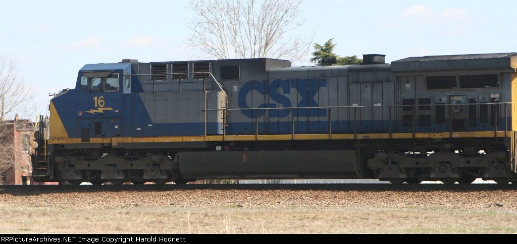 CSX 16 leads a train into Hamlet Yard